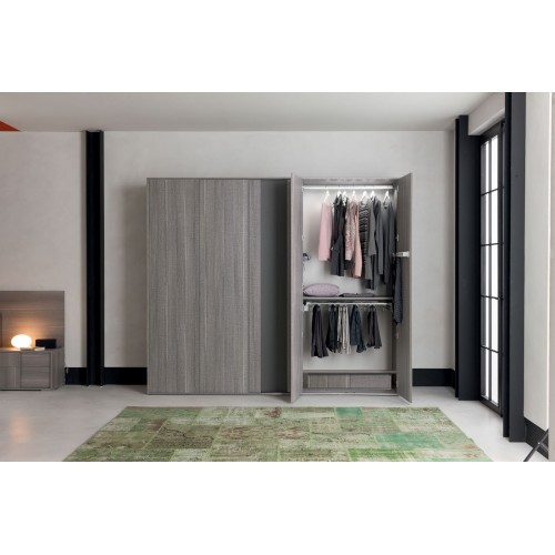 STA. Futura gardróbszekrény