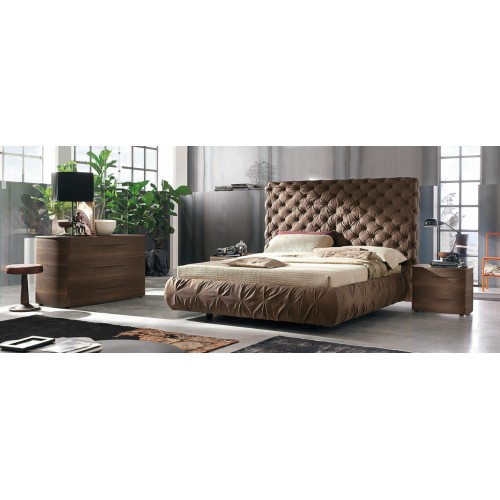 TMS. Chantal High franciaágy