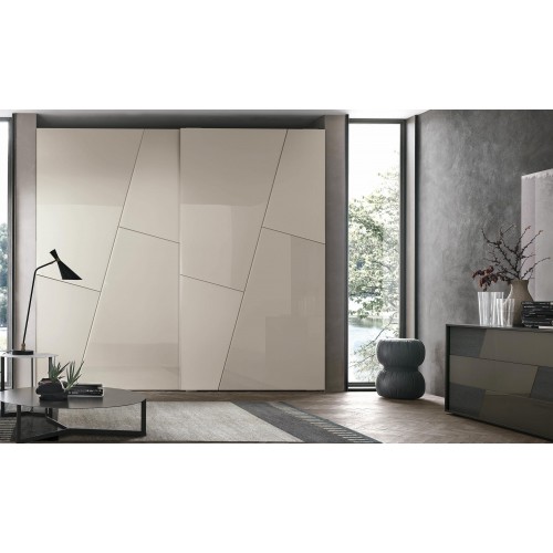 TMS. Kross tolóajtós gardrób