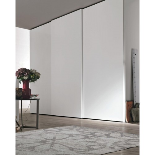 TMS. Gola tolóajtós gardrób