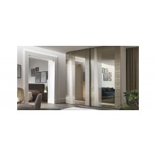 TMS. Madras tolóajtós gardrób