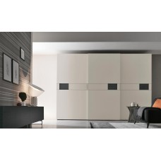 TMS. Pitti tolóajtós gardrób