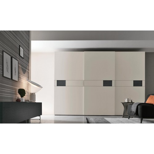 TMS. Pitti tolóajtós gardrób