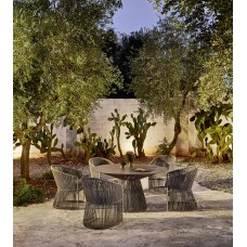 VAR. TIB. körasztal