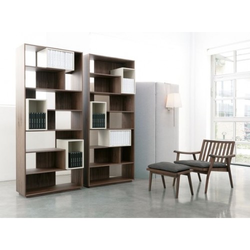 VIB. Puzzle könyvespolc